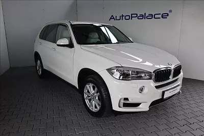 BMW X5 3,0 xDrive30d 190KW 190 kW automat biela