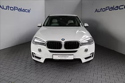 BMW X5 3,0 xDrive30d 190KW 190 kW automat biela