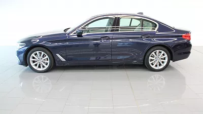 BMW 530d xDrive Limousine 195 kW automat imperial-blau brillant metallic