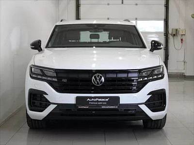 Volkswagen Touareg 3,0 TDi 210kW R-line 36tkm.ČR 210 kW automat bílá