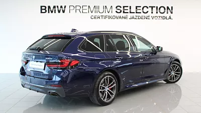 BMW 530e xDrive Touring 215 kW Tansanitblau II metallic