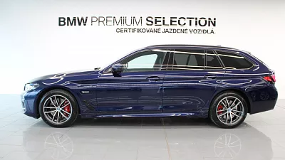 BMW 530e xDrive Touring 215 kW Tansanitblau II metallic