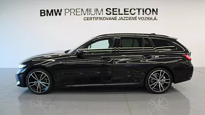 BMW 320d xDrive Touring 140 kW automat Black Sapphire Metallic