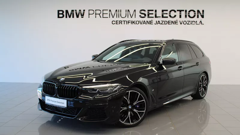 BMW 530d xDrive Touring 210 kW automat Black Sapphire Metallic