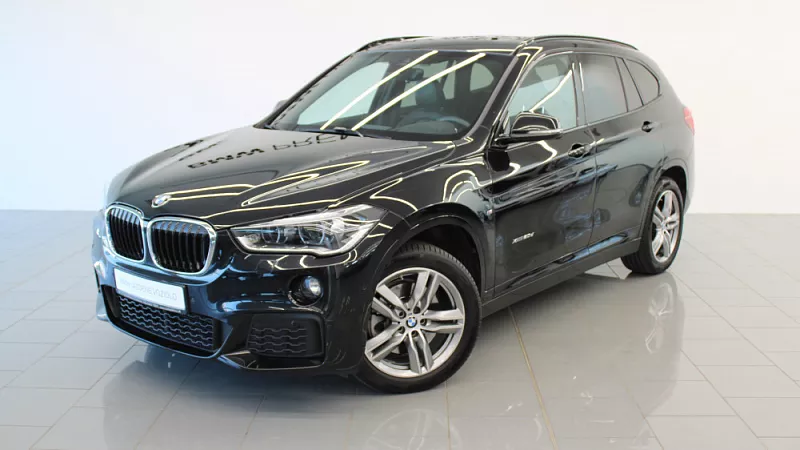 BMW X1 xDrive20d 140 kW automat Black Sapphire Metallic