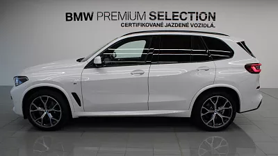 BMW X5 xDrive30d 7-miestna 210 kW automat Mineral White