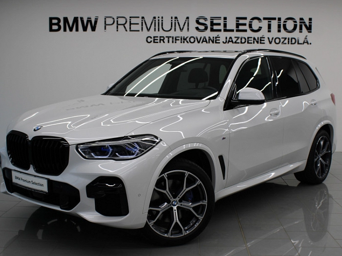 BMW X5 xDrive30d 7-miestna 210 kW automat Mineral White