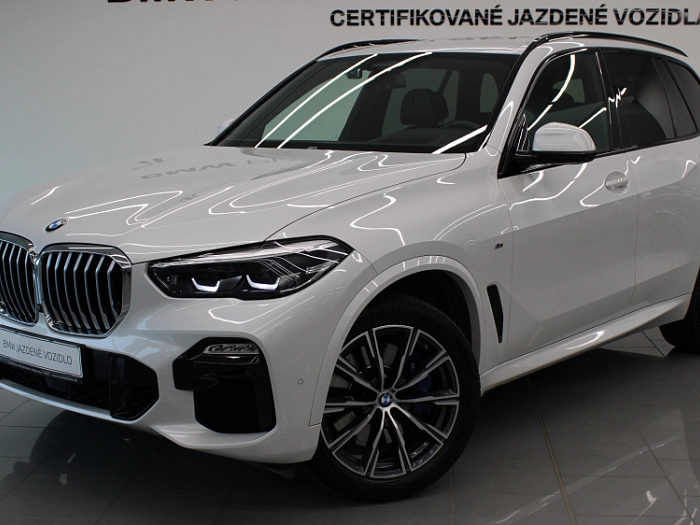 BMW X5 xDrive30d 195 kW automat Mineral White