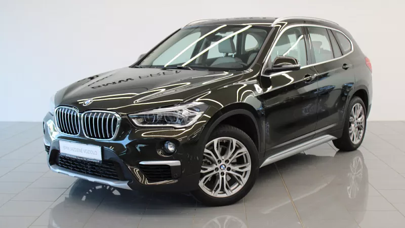 BMW X1 sDrive18i 103 kW sparkling storm brillanteffekt metallic