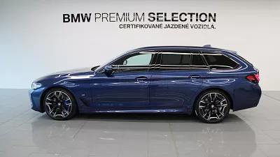 BMW 530d xDrive Touring 210 kW automat Phytonic Blue