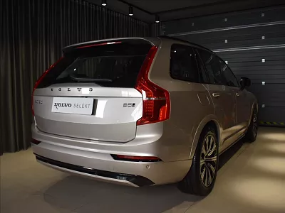 Volvo XC90 2,0 B5 AWD ULT Headup,PANO, 173 kW automat šedá