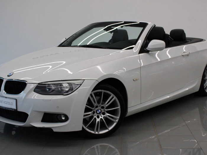 BMW 320d Cabrio 135 kW automat Alpine White