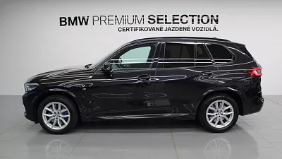 BMW X5 xDrive40i 250 kW automat Black Sapphire Metallic