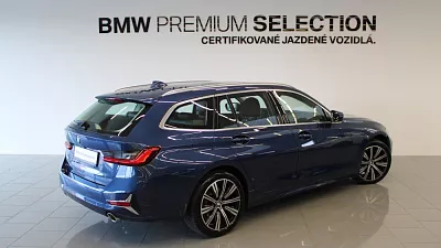 BMW 320d xDrive Touring 140 kW automat Phytonic Blue