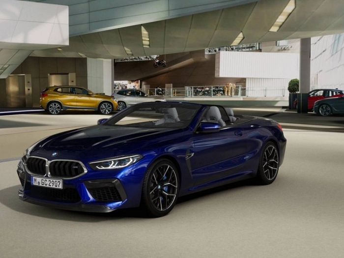 BMW M8 Cabrio 441 kW automat M Marina Bay Blue